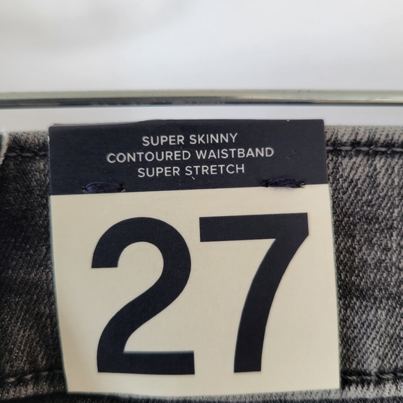 Gap 27/4 NWT Super Skinny Contoured Waistband Super Stretch Washed Black Jeans - Picture 3 of 9